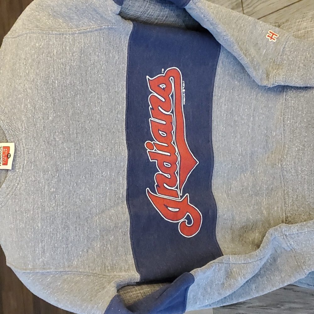 🔥⚾️Cleveland Indians Sweatshirt HOMAGE! Like New!!🔥⚾️